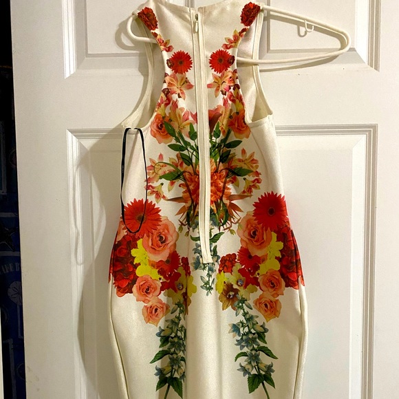 Spandex, floral dress - Picture 3 of 3